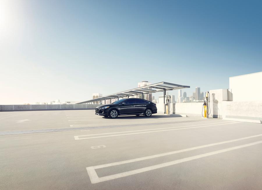  Hyundai Sonata Plug-in Hybrid (LF) 2018 года  (NA) (фото 3 из 4)
